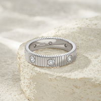 Bague large rainurée en argent sterling 925 avec moissanite VVS, testée au diamant, sertie clos, plaquée rhodium, bijoux unisexe