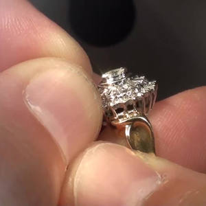 เครื่องเชื่อมเลเซอร์ขนาดเล็ก 300W สำหรับงานเครื่องประดับ เช่น ทอง เงิน แพลตตินั่ม แหวน สร้อยคอ ต่างหู ระบบซ่อมแซมด้วยการเชื่อมแบบจุดที่มีความแม่นยำสูง - Product Image 2