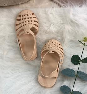 Оптовая продажа с фабрики, роскошные пляжные летние детские сандалии-желе на плоской подошве для девочек - Product Image 2