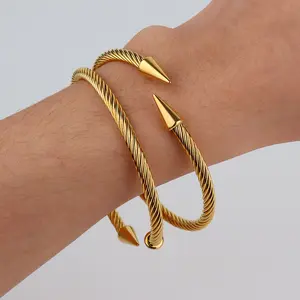 Bracelet en acier inoxydable avec fil torsadé et câble ouvert à tête de fusée simple à la mode vente en gros