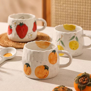 Tasse à café en céramique peinte à la main sous glaçure avec soucoupe, motif fruits simple, style coréen - Product Image 1