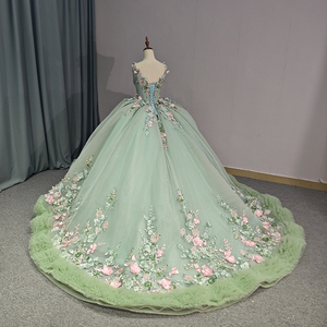 Robe de bal personnalisable en tulle vert herbe avec appliques en dentelle, élégante et raffinée, avec volants et coutures, modèle 1229-1 - Product Image 2
