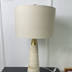 โคมไฟตั้งโต๊ะหินอ่อนนอร์ดิก E27 ไฟ LED สำหรับบ้าน ห้องนอน ห้องนั่งเล่น - Product Image 1
