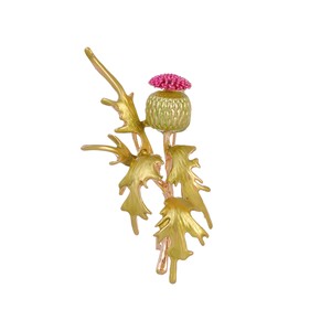 Broche en alliage plaqué or à motif de fleurs de cerisier bleues pour manteaux et costumes pour femmes - Cadeau élégant pour mariage et fête - Product Image 6