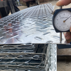 <span class=keywords><strong>Plaque</strong></span> de plancher en <span class=keywords><strong>acier</strong></span> doux à motif chevron |   Matériau Q235B |   4 mm 5 mm 6 mm |   Laminé à chaud |   <span class=keywords><strong>Antidérapant</strong></span> pour la construction navale et les ponts - Product Image 6