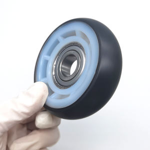 Haute qualité 17x80x25mm PP/PA Core + PU Type roue aéroport bandes transporteuses en plastique piste rouleau roue avec roulement 6203ZZ - Product Image 4