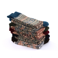 2025 personnalisé confortable luxe doux Harajuku rayure laine épais hiver tricoté Tube chaud Vintage chaussettes pour hommes