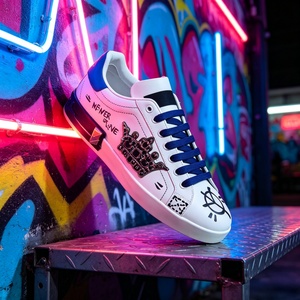 Chaussures de skate graffiti de créateur originales de haute qualité à prix bas, vente en gros, unisexe, antidérapantes, baskets de marche - Product Image 3