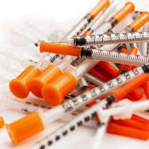 Jarum suntik Insulin U-100 sentuhan Mudah 1ml/cc dengan 30G 5/16 inci (8mm) kotak kemasan Individual 100 buah - Product Image 1