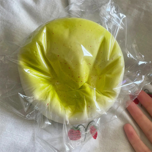 Juguete DIY de 5 pulgadas, modelo de pan de bizcocho vascuero de esponja suave y blandita, con forma redonda lenta, color verde Matcha, para decoración de escritorio - Product Image 3