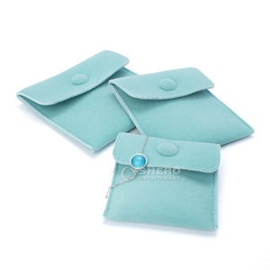 Shero Jewelry Pochette en velours Pochette d'organisation de bijoux Pochette en velours avec bouton - Product Image 3