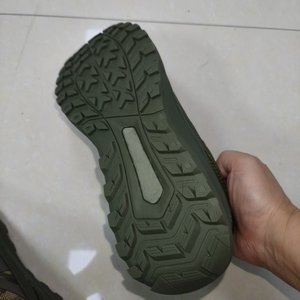 DFS05 Zapatos deportivos de camuflaje verde para hombre, suela de goma antideslizante, transpirables para todas las estaciones, talla 38-45 - Product Image 1