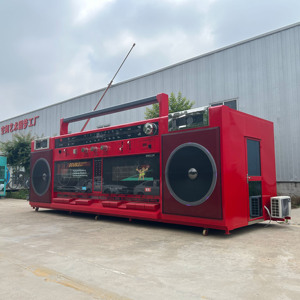 Camion de restauration mobile d'occasion en acier inoxydable à 3 roues, modèle Giant Radio-Appearance Shops, pour la vente de café, thé au lait et hot-dogs - Product Image 1