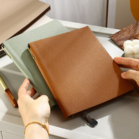 Individuelles Logo A5 Notizbuch PU-Leder-Einband Fadenheftung mit Stiftschlaufe Dickes Papier 100 Blatt Geschenk Geschäftstagebuch