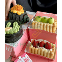 Op maat gemaakte roze bakkerijdoos met transparant venster, logo en vouwtype voor sushi en fruit-taartverpakkingen, voedselveilige papieren verpakking