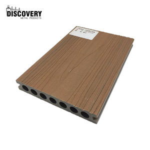 Panneaux de terrasse en WPC à grain de <span class=keywords><strong>bois</strong></span> naturel lisse <span class=keywords><strong>et</strong></span> moderne en co-extrusion en gros, interverrouillage, résistant à l'eau, pour l'extérieur - Product Image 3