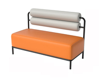 Ensemble de meubles personnalisés modernes et minimalistes, chaise de banquet marron, table carrée en bois pour restaurant, hôtel, café et salon de thé