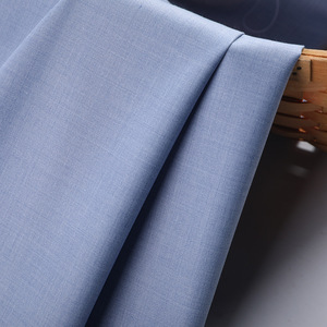 Tissu en polaire brossé simple face 100% polyester 116 GSM, teint uni, pour vêtements de sport, léger, à séchage rapide, extensible - Product Image 1