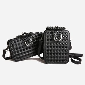 <span class=keywords><strong>Borsa</strong></span> Messenger a tracolla <span class=keywords><strong>nera</strong></span> Chic da donna in pelle sintetica con borchie decorative piccola <span class=keywords><strong>borsa</strong></span> a tracolla - Product Image 4
