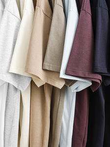 Fabricant de T-shirts de premier plan, vente en gros de T-shirts à épaules tombantes, poids lourd 230g, impression de logo de marque personnalisée, T-shirts vierges pour hommes - Product Image 3