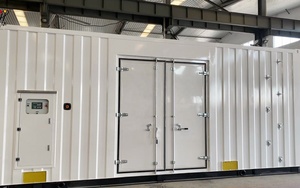Groupe électrogène silencieux prêt pour la mise en parallèle, au gaz naturel/biogaz/triphasé, 400 kVA, pour centre de données, redondance N+1 et charge critique - Product Image 3