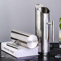 Pichet droit en acier inoxydable 1/1.5/2L Bar Ice Kettle Cocktail Cold Water Kettle Coffee Pot Fruit Pitcher Wine Dispenser