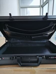 Maletas de Fibra de Carbono 100% Genuinas Hechas a Medida, Maleta de Fibra de Carbono Negra Mate con Caja de Almacenamiento con Candado de Combinación - Product Image 3