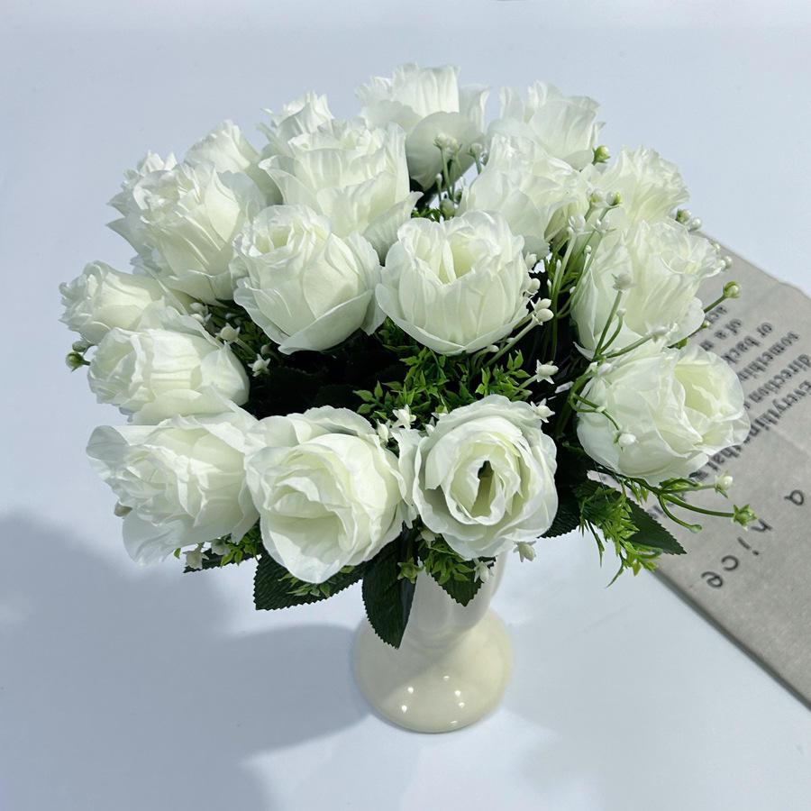 Bunch of 18 white roses