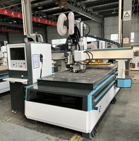 Routeur CNC Linéaire ATC 1325 pour le travail du bois, découpe et gravure avec changeur d'outils automatique