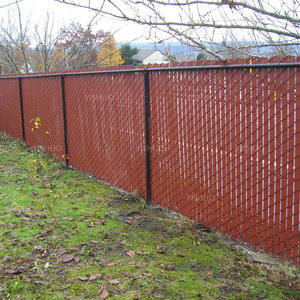 Tuinafscheiding met kettingschakels en UPVC ribbelplaten - Product Image 5