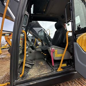 Excavadora de cadenas Volvo EC220 de 22 toneladas, usada, con pocas horas de uso, con motor y transmisión, potencia de 129 kW, capacidad de la cucharón de 0.48 m³. - Product Image 5