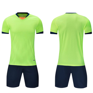 Ensemble d'uniforme d'arbitre de football professionnel pour hommes, maillot à manches courtes et col montant, short, service OEM, personnalisation, 100 % polyester - Product Image 4