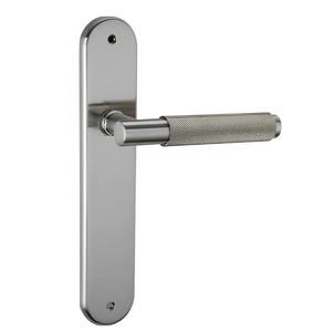 스페인어 스타일 맞춤형 표면 처리 타원형 패널 나무 문 용 새틴 마감 황동 색 아연 합금 도어 핸들 잠금 장치 - Product Image 3