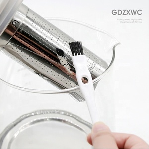 Produits de cuisine tendance : Grattoir ergonomique blanc à tête ronde 2-en-1 et brosse de nettoyage – Articles uniques et utiles - Product Image 2