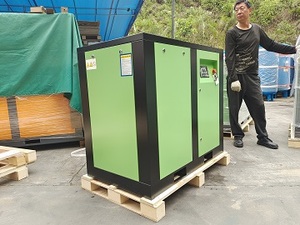 Compresor de Tornillo Industrial Silencioso Trifásico de 15 kW (20 HP) con Accionamiento Directo y Funciones Completas para Suministro de Aire Comprimido - Product Image 2