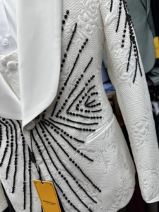 Traje de Tres Piezas Blanco Elegante de Talla Grande, Perfectamente Confeccionado <span class=keywords><strong>para</strong></span> <span class=keywords><strong>Hombres</strong></span>, <span class=keywords><strong>para</strong></span> Bodas, Fiestas y Reuniones Formales de Alto Nivel - Product Image 3