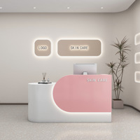 Comptoir de réception minimaliste personnalisé avec logo LED crème, comptoir de caisse droit pour salon de beauté, spa des ongles, clinique cosmétique