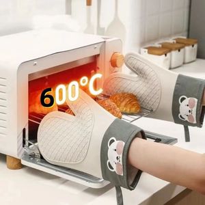 Oven Mitts Thickened Silicone 28cm Little <b>Bear</b> Pattern Heat Resistant Kitchen Baking Gloves - Product Image 1