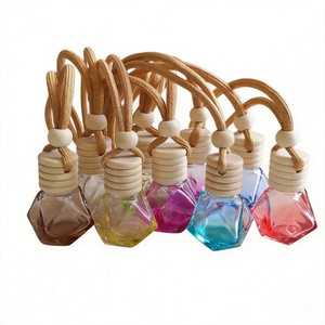 Botella de Perfume Recargable para Auto, Difusor de Aceites Esenciales Colgante de Vidrio, Forma Rectangular con Serigrafía para Ambientador de Auto - Product Image 6