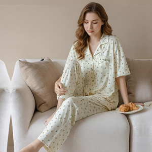 Ensemble de pyjama pour femmes en modal et soie douce, sensation de fraîcheur estivale, vêtements de détente respirants pour la maison - Product Image 2