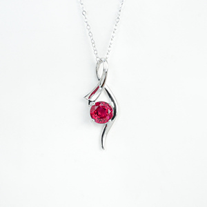 สร้อยคอพลอยทับทิมเลี่ยงในห้องปฏิบัติการเงินสเตอร์ลิง925 - Product Image 1