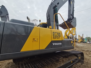 Excavadora sobre orugas Volvo EC210 y segura de segunda mano con componentes de núcleo PLC de engranaje de motor de bomba de motor estable de calidad garantizada - Product Image 2