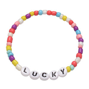 OEM personalizzato Logo semi di perline braccialetti colorati bella lettera fortunata sorriso braccialetto gioielli fatto a mano braccialetto per donne ragazze bambini - Product Image 5