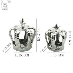 Bougeoir d'église en <span class=keywords><strong>céramique</strong></span> décoré de <span class=keywords><strong>couronne</strong></span> superficielle Type de <span class=keywords><strong>métal</strong></span> argenté de luxe pour la décoration de la maison et l'utilisation de support de bougie - Product Image 2