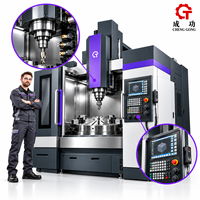 Tour vertical CNC avec garde-corps intégré, table rotative, rampe verticale, rail linéaire et convoyeur de copeaux
