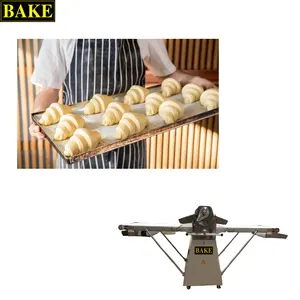 Efisiensi Tinggi Profesional 220 V Berdiri Roti Otomatis Croissant Pizza Dough Sheeter