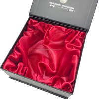 Boîte cadeau de luxe personnalisée, carton noir magnétique de 2 mm d'épaisseur, insert en satin, revêtement UV, gaufrage, avec logo personnalisé