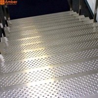 Panneaux de remplissage modernes en acier inoxydable, tôles perforées décoratives pour balustrades d'escalier et garde-corps de balcon