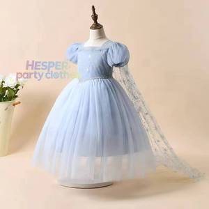 Robe de princesse Elsa nouvelle collection pour petites filles avec plis, manches courtes et motifs flocons de neige. - Product Image 1