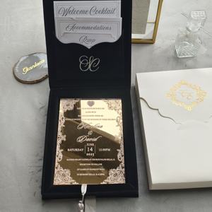 Caja de Invitación de Boda de Lujo en Terciopelo Negro con Cinta y Sobre, Impresión UV, Acrílico Dorado Espejo y Juego de Tarjetas de Detalle RSVP - Product Image 1